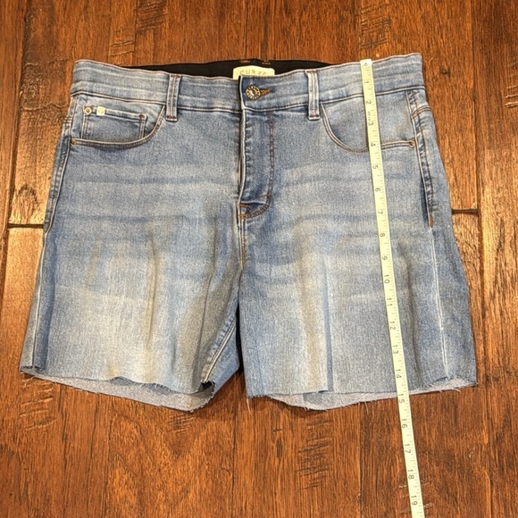 Size 10/30 Blue Denim Women's Shorts - Picture 6 of 9